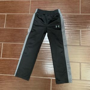 Under Armour sweat pants boys 6